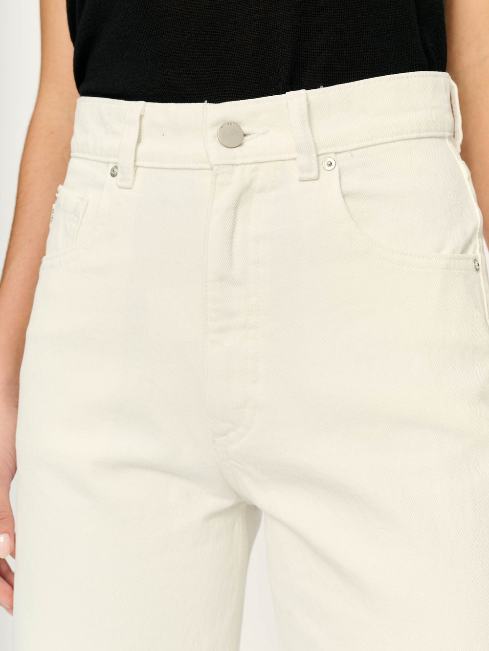 Taylor Relaxed Barrel Jeans