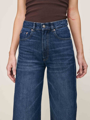 Callisto Taylor Barrel 31" Jeans