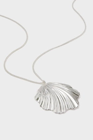 Silver Coquille Necklace