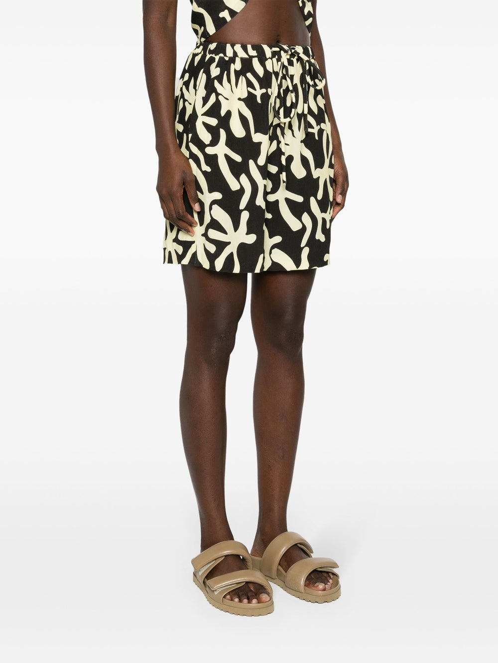 Anne Crepe Viscose Short