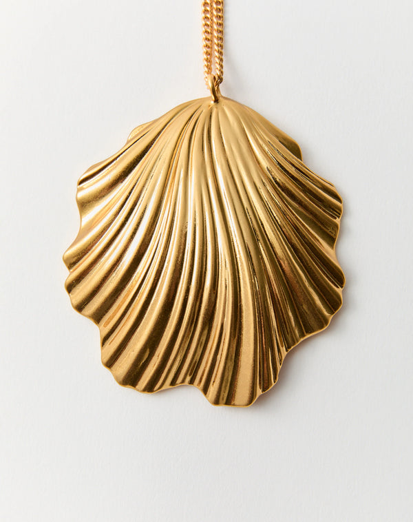 Coquille Necklace